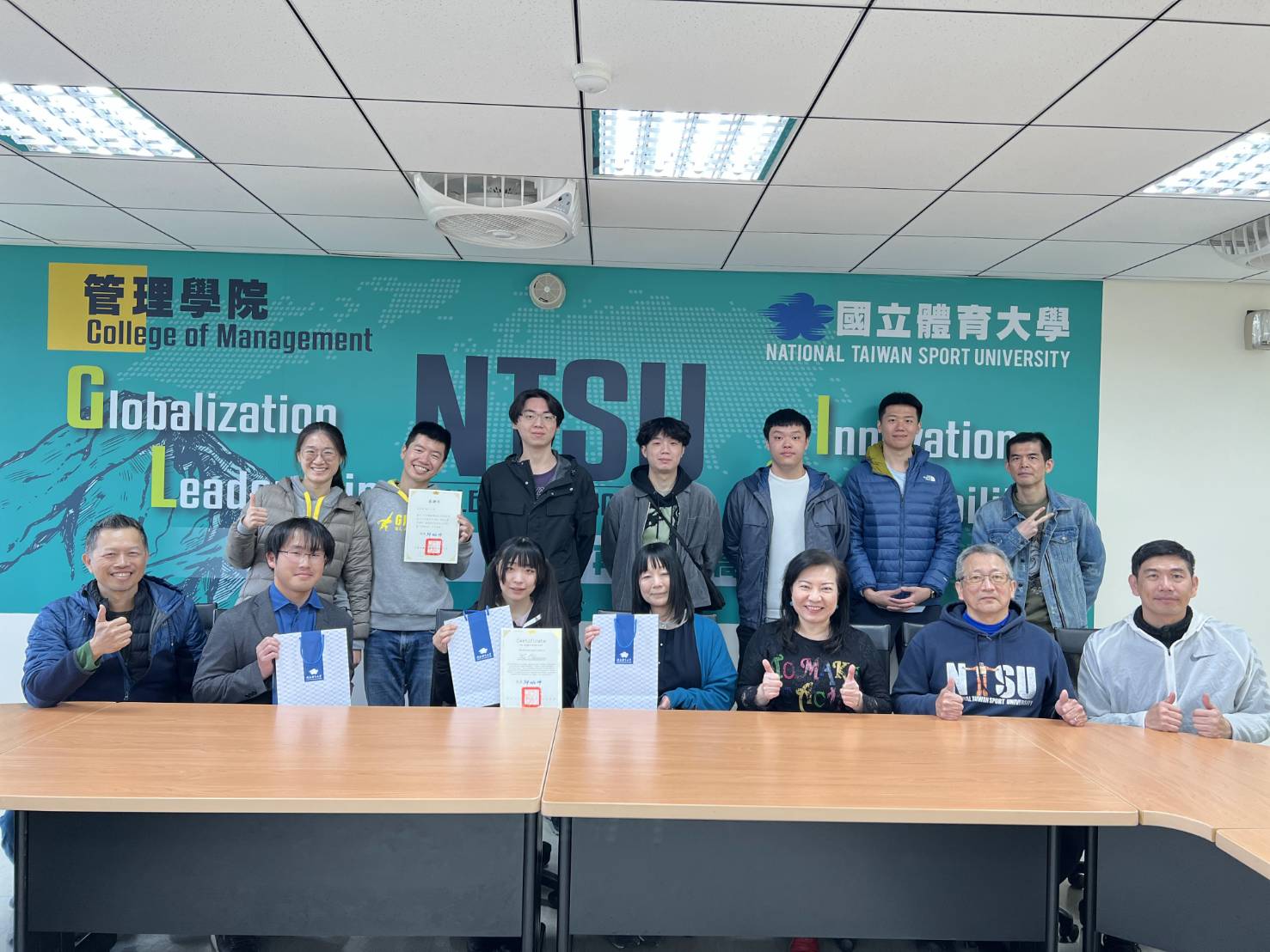 國立體育大學熱忱歡迎岡澤戀來訪