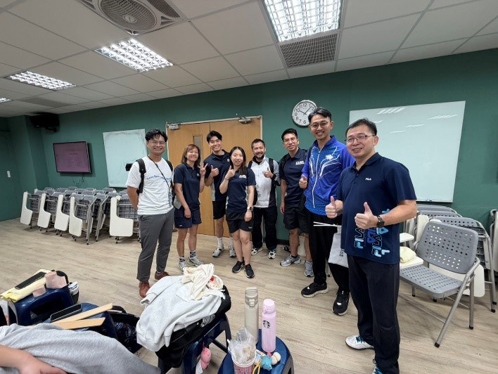 本校師生與香港中文大學代表團合照